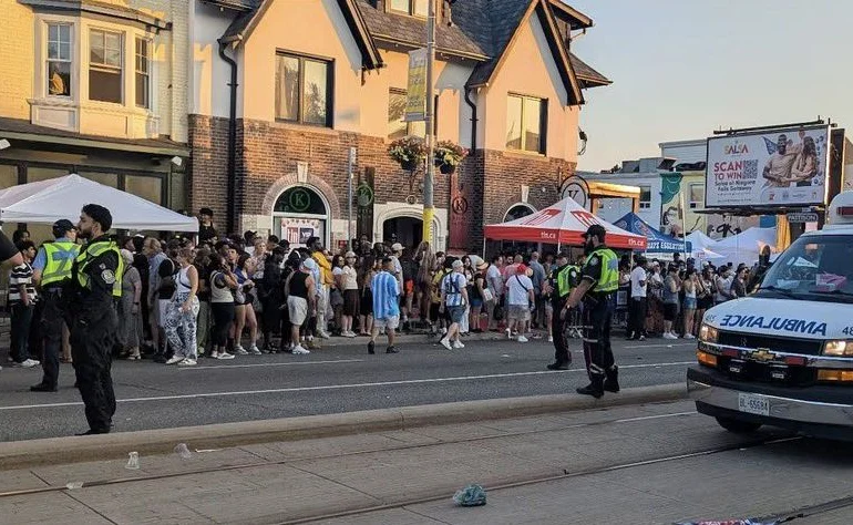Doi morți și patru răniți, după un atac armat la un festival din Toronto