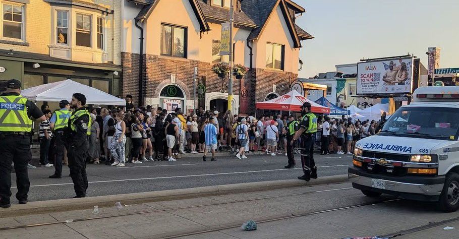 Doi morți și patru răniți, după un atac armat la un festival din Toronto