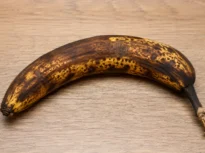 Mai poți mânca banana dacă este prea coaptă? Cum să știi când fructele și legumele nu mai sunt sigure pentru consum