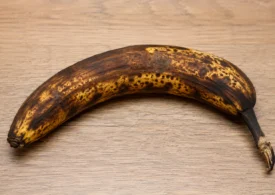 Mai poți mânca banana dacă este prea coaptă? Cum să știi când fructele și legumele nu mai sunt sigure pentru consum