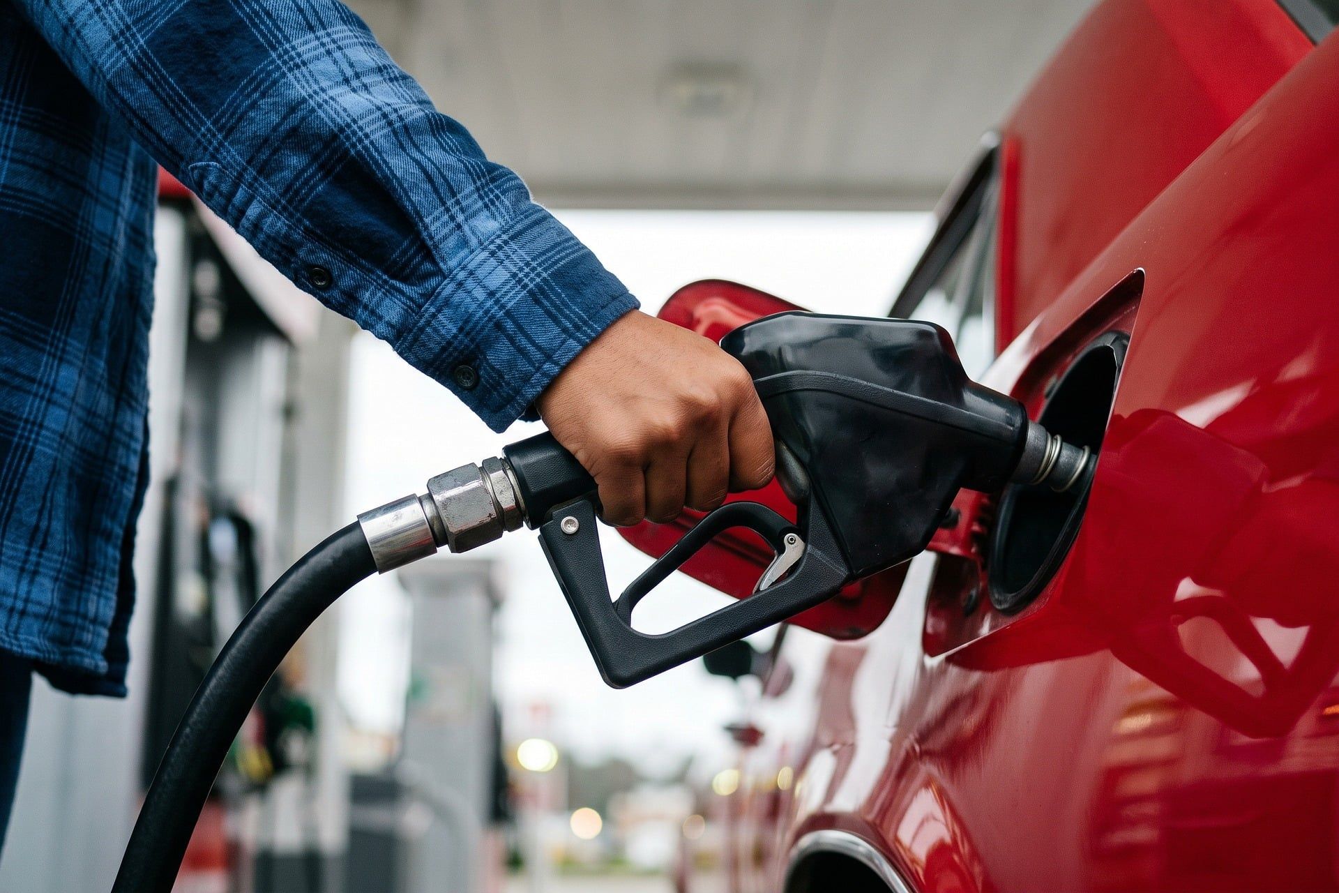 Imagine asociată subiectului: Legea pentru șoferi ar putea readuce motorina la 10–10,20 lei/litru