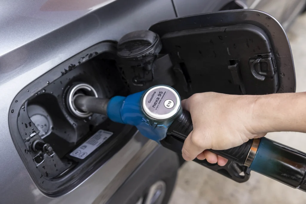 Poți păstra mașina și schimba doar carburantul? Pariul Toyota și BMW pentru motoarele termice