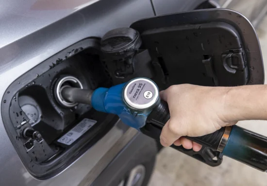 Poți păstra mașina și schimba doar carburantul? Pariul Toyota și BMW pentru motoarele termice