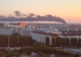 <span style="color:#990000;">Ziua 1597</span> Ucraina lovește două depozite petroliere din Rusia și publică imagini cu un Su-35 doborât. Germania va finanța producția dronei-rachetă Bars