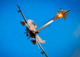 Ministrul Miruță și șeful Armatei laudă intervenția militarilor, pentru doborârea dronei care a survolat România vreo 80 de minute