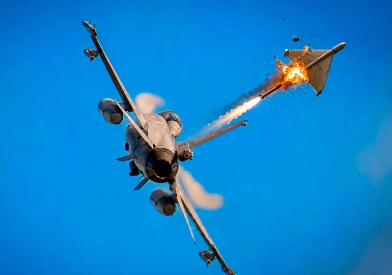 Ministrul Miruță și șeful Armatei laudă intervenția militarilor, pentru doborârea dronei care a survolat România vreo 80 de minute
