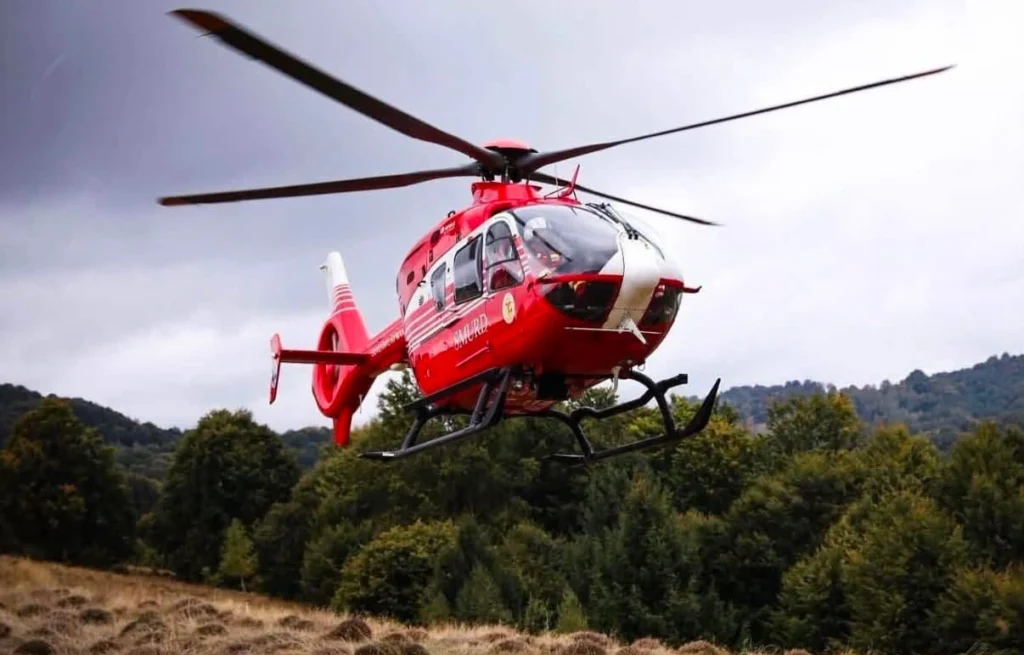 Operațiune de salvare în Bucegi: 4 alpiniști au căzut în zona Valea Albișoarei după ce coarda de asigurare s-a rupt UPDATE Trei au fost salvați, o femeie a murit