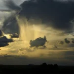 Trei zile cu vreme extremă: 37 de grade la umbră, nopți tropicale și ploi torențiale