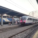 O șină ruptă a dat peste cap traficul feroviar pe litoral. Trenurile circulă din nou, cu restricții, garnitura de Mangalia acumulase deja 120 de minute întârziere