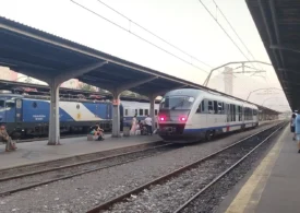 O șină ruptă a dat peste cap traficul feroviar pe litoral. Trenurile circulă din nou, cu restricții, garnitura de Mangalia acumulase deja 120 de minute întârziere