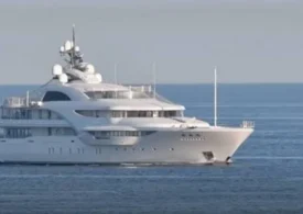 Putin's superyacht, spotted near Norway, amid drone fears (Video)