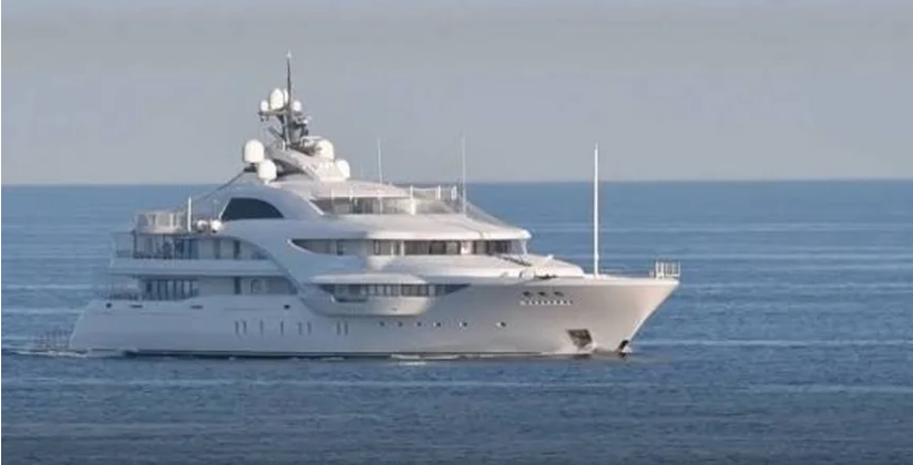 Superiahtul lui Putin, reperat lângă Norvegia: A fost trimis „la plimbare” ca să scape de dronele ucrainene (Video)