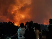 Franța, în alertă maximă: Macron convoacă o celulă de criză din cauza incendiilor scăpate de sub control. Canicula riscă să le amplifice (Video)