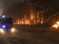 Lupta cu incendiile din Europa ar putea dura până în noiembrie. Macron: Cea mai dificilă situație de după Al Doilea Război Mondial