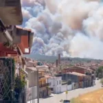 Canicula alimentează incendiile din sudul Franței. Flăcările din Pirinei amenință Turul Franței (Video)