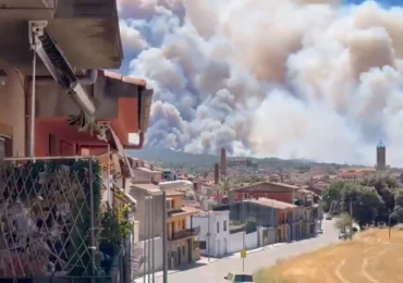 Canicula alimentează incendiile din sudul Franței. Flăcările din Pirinei amenință Turul Franței (Video)