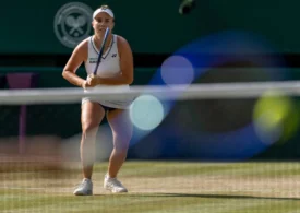 Linda Noskova se impune în finala de la Wimbledon