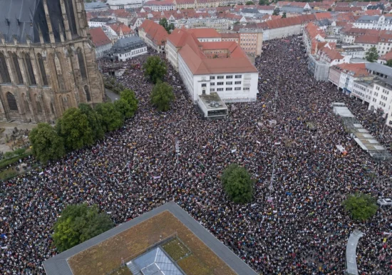 Manifestație împotriva congresului extremiștilor din Germania: Orașul Erfurt e blocat, AfD așteaptă un „război civil” (Foto & Video)