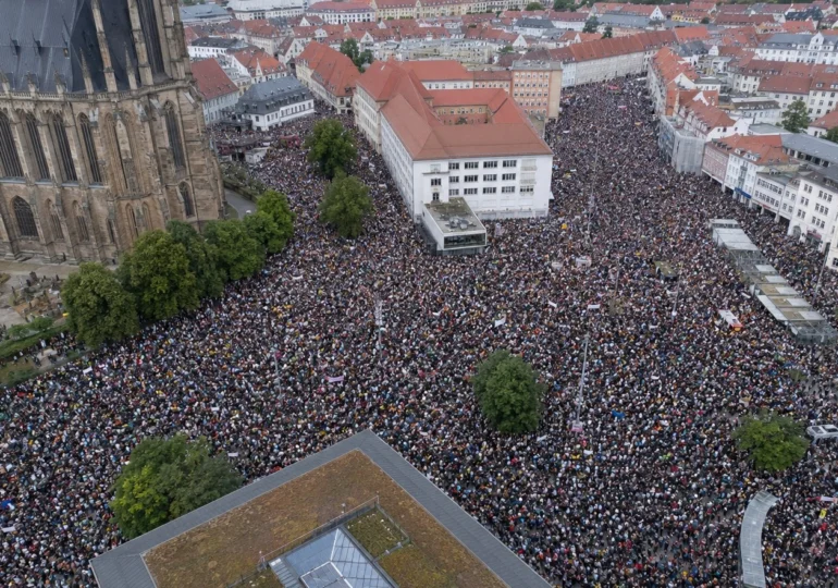 Manifestație împotriva congresului extremiștilor din Germania: Orașul Erfurt e blocat, AfD așteaptă un „război civil” (Foto & Video)