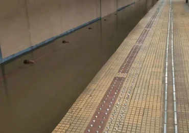 Stația de metrou Piața Victoriei 2 a fost închisă temporar. S-a inundat din cauza ploilor (Foto)
