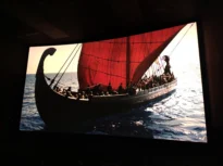O navă vikingă folosită în filmul „Odiseea” a fost avariată la filmări. Iar Universal nu a plătit reparațiile