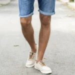 „Hărțuirea prin părul de pe picioare” – noua problemă culturală a Japoniei