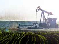 Semnal de alarmă pentru economia mondială: petrolul a trecut din nou de 100 de dolari pe baril