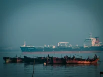 Războiul reîncălzit dintre SUA și Iran aprinde prețul petrolului