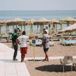 O țară din Europa în care locuiesc peste 600.000 de români interzice fumatul pe terase și pe plaje