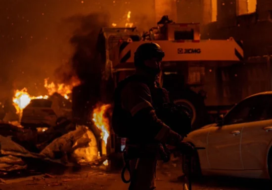 <span style="color:#990000;">Ziua 1596</span> Explozii la Kiev. Rafinăria din Saratov a luat foc. Operațiunea „Auchan” blochează de 6 luni ofensiva rusă. Marea provocare a armatelor europene