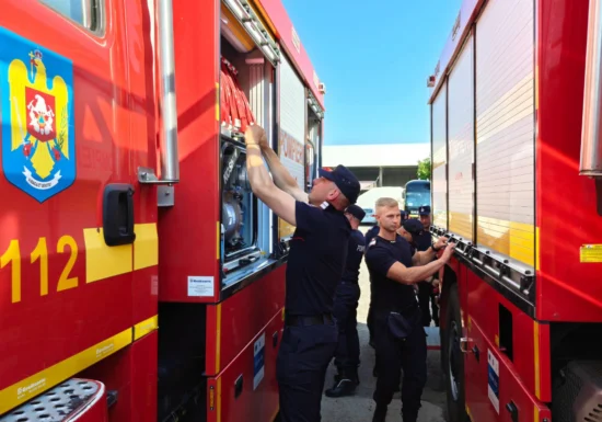 „Mulțumesc, România”. Mesajul lui Macron pentru pompierii români care luptă cu incendiile din Franța