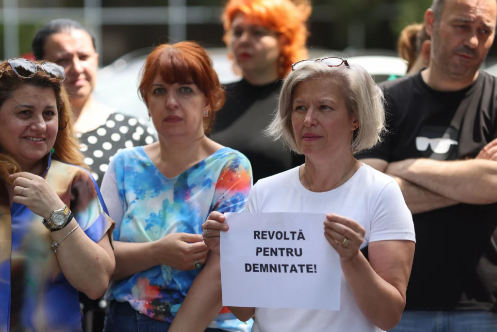 Protest la ANAF: Finanțiștii spun că noua lege a salarizării îi dezavantajează