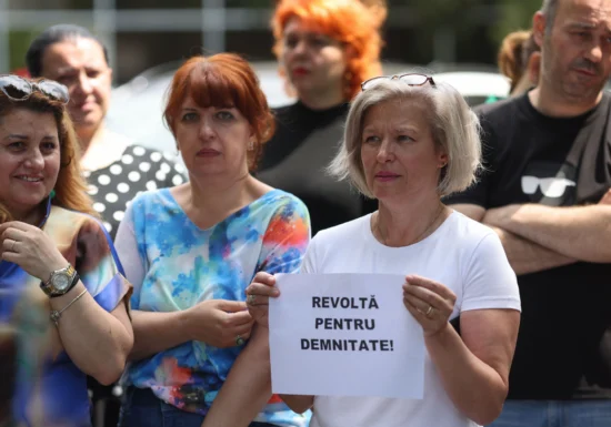 Protest la ANAF: Finanțiștii spun că noua lege a salarizării îi dezavantajează