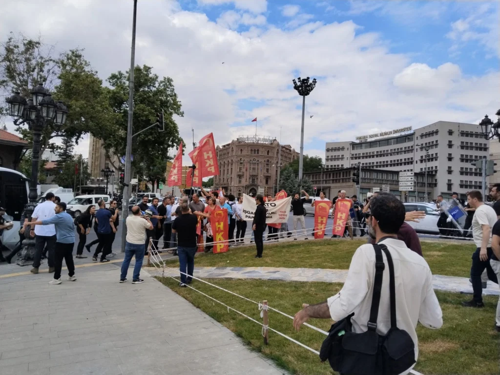 Manifestație anti-NATO la Ankara: Mai multe persoane au fost arestate