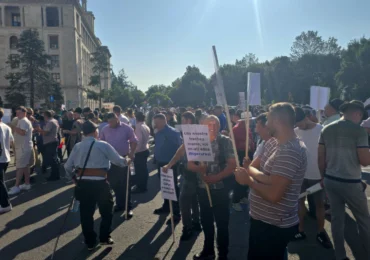 Protest violent al oierilor în București. Jandarmii au folosit gaze lacrimogene (Foto & Video)