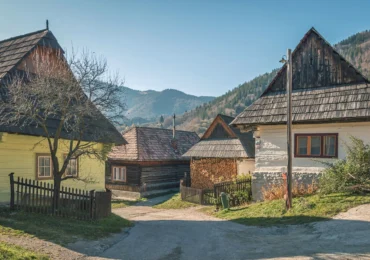 100.000 de turiști pe an într-un sat cu doar 17 locuitori. Exasperați de aglomerație, unii vor să renunțe la statutul UNESCO