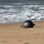 Misterul sferelor apărute pe o plajă din Australia. Autoritățile spun că au găsit un indiciu important