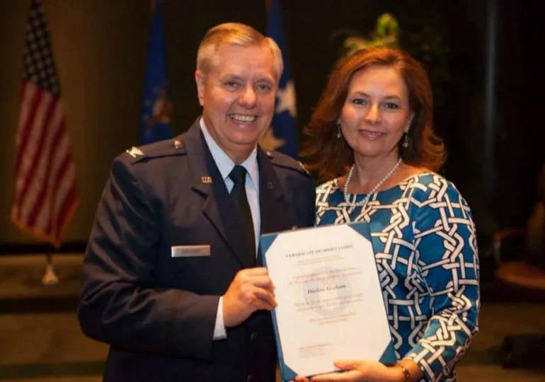 Locul lui Lindsey Graham în Senat va fi ocupat de sora lui, cu care avea o relație specială