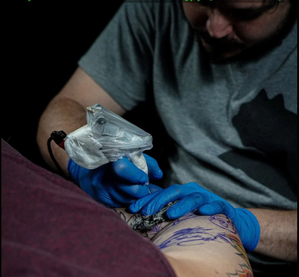 Cum afectează tatuajele sistemul imunitar. Oamenii de știință abia acum încep să înțeleagă