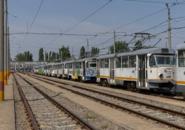 Bucureștiul își ia rămas-bun de la tramvaiele Tatra, după 53 de ani. Ultimele vagoane ies definitiv din circulație (Foto&Video)