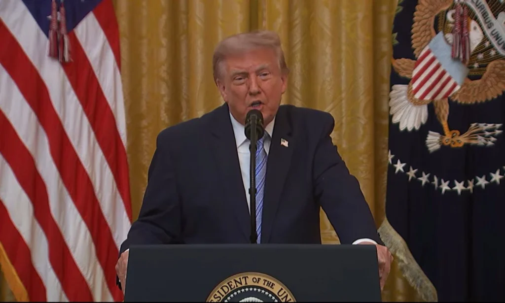 Trump cere retragerea licențelor ABC și NBC, după ce posturile au refuzat să-i transmită discursul în direct