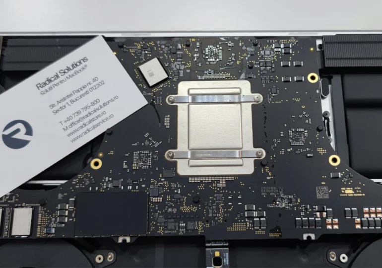 MacBook-ul nu mai pornește după contact cu lichid? De ce „s-a uscat" nu înseamnă „e reparat"