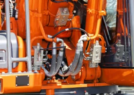 Ghid de prevenire a supraîncălzirii sistemului hidraulic la miniexcavatoare pe șantierele de vară