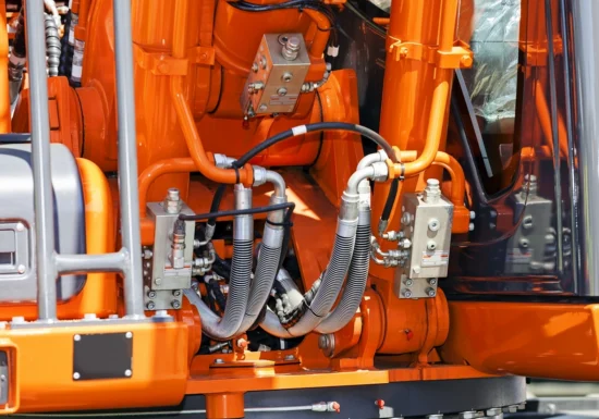 Ghid de prevenire a supraîncălzirii sistemului hidraulic la miniexcavatoare pe șantierele de vară