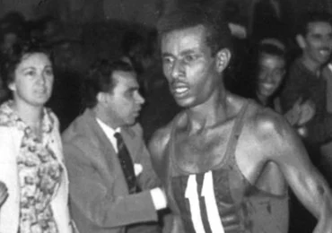 De la bodyguard la campion olimpic după ce a alergat desculț: Povestea lui Abebe Bikila