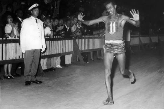 De la bodyguard la campion olimpic după ce a alergat desculț: Povestea lui Abebe Bikila
