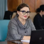 De la 230.000 de găini în biroul premierului Bolojan. Cine sunt personajele și care e miza dosarului Bogos, care a ajuns la vârful Guvernului
