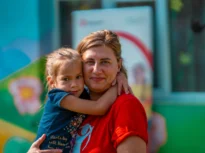 58% dintre copiii cu părinții plecați la muncă în străinătate vor ca aceștia să se întoarcă în România, 20% dintre ei ar prefera să se mute ei în țara în care muncesc părinții