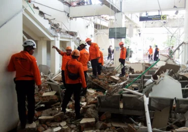 Cutremur puternic în Indonezia: Cel puțin 38 de persoane au murit (Foto & Video)
