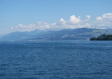 Apa lacului Zurich a atins cel mai scăzut nivel din ultimii 75 de ani